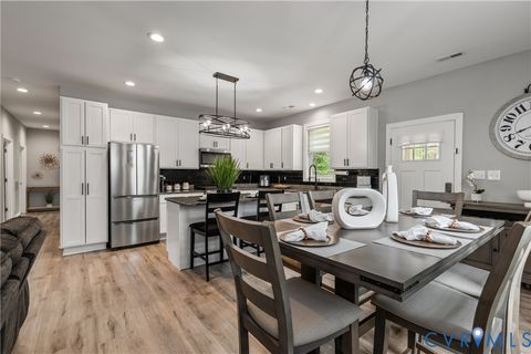 Tiny photo for 418 Lincoln Avenue #B, Jarratt, VA 23867 (MLS # 2611458)