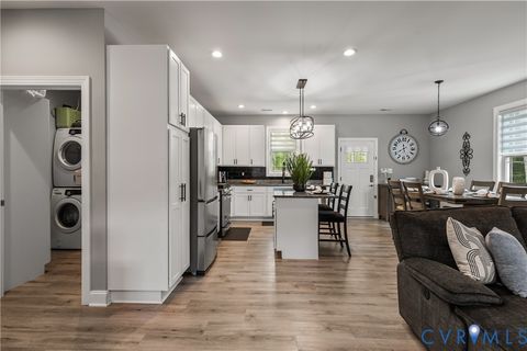 Tiny photo for 418 Lincoln Avenue #B, Jarratt, VA 23867 (MLS # 2611458)