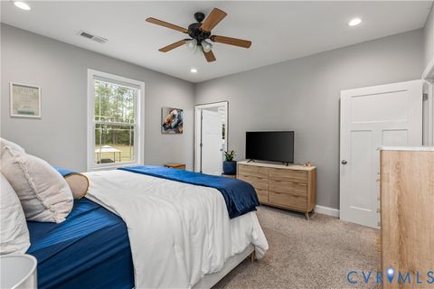 Tiny photo for 418 Lincoln Avenue #B, Jarratt, VA 23867 (MLS # 2611458)