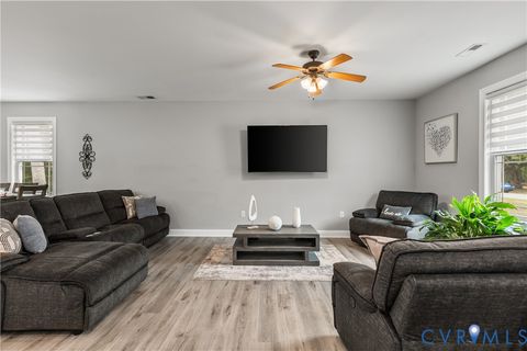 Tiny photo for 418 Lincoln Avenue #B, Jarratt, VA 23867 (MLS # 2611458)