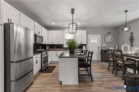 Tiny photo for 418 Lincoln Avenue #B, Jarratt, VA 23867 (MLS # 2611458)