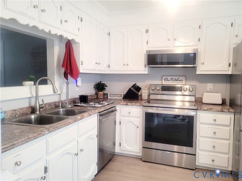 Photo of 320 Middle Oaks Drive, Chesapeake, VA 23322 (MLS # 2629001)