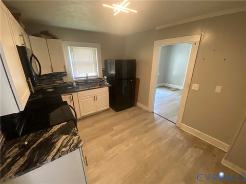 Tiny photo for 404 N 12th Avenue, Hopewell, VA 23860 (MLS # 2612657)