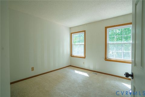 Tiny photo for 458 Supplejack Court, Chesapeake, VA 23320 (MLS # 2612772)