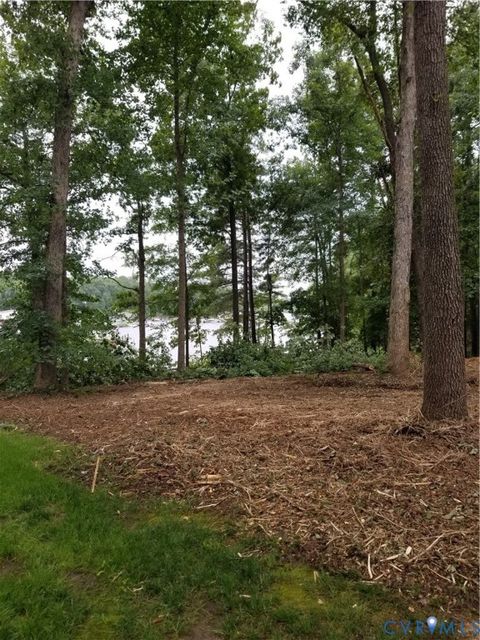 Photo of 20001 Chesdin Harbor Drive, Chesterfield, VA 23803 (MLS # 2601037)