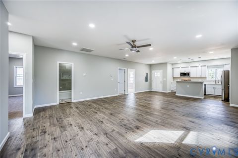 Tiny photo for 452 Byrne Street, Petersburg, VA 23803 (MLS # 2608679)