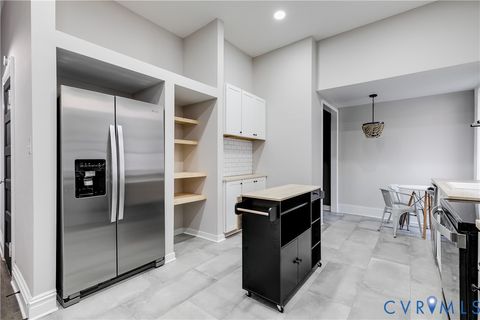 Tiny photo for 402 Stuart Circle #Apt 1, Richmond, VA 23220 (MLS # 2620117)