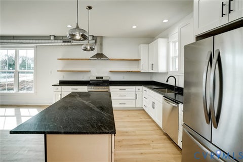 Tiny photo for 901 Commerce Street, Petersburg, VA 23803 (MLS # 2617665)