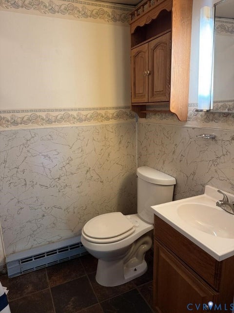 Tiny photo for 802 Bizzarre Street, Farmville, VA 23901 (MLS # 2626788)