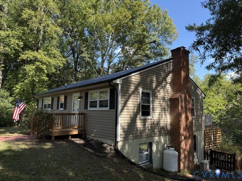 Photo of 802 Bizzarre Street, Farmville, VA 23901 (MLS # 2626788)