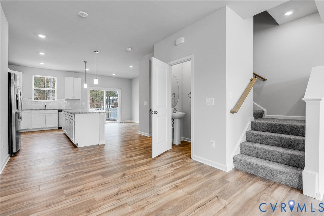 8724 Whitman Drive
