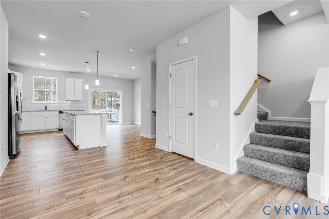 8724 Whitman Drive