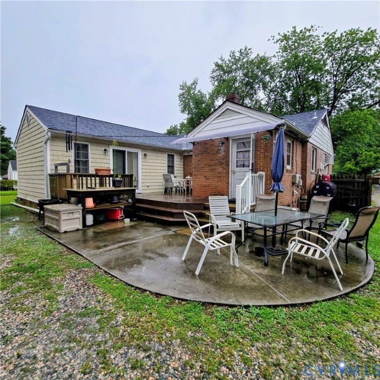 909 Whitehead Road