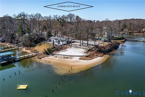 Tiny photo for 251 Bronson Street, Hague, VA 22469 (MLS # 2614070)