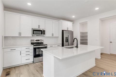 Tiny photo for 7110 Braxton Court, Ladysmith, VA 22546 (MLS # 2527339)