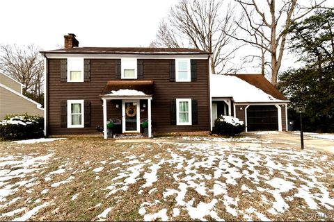 A home in Colonial Heights