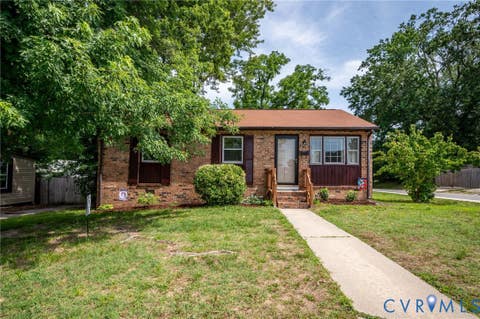 Photo of 310 Orange Avenue, Colonial Heights, VA 23834 (MLS # 2616098)
