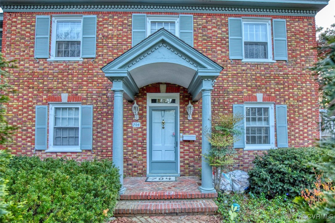 704 College Terrace