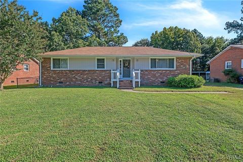 A home in Colonial Heights