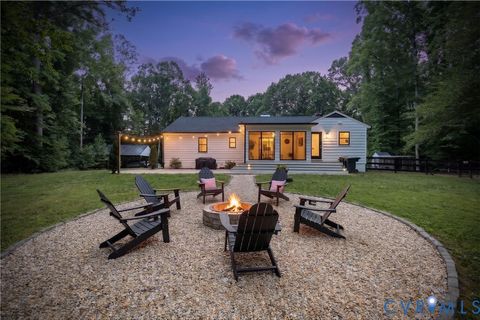 Photo of 1558 Horsepen Hills Road, Maidens, VA 23102 (MLS # 2618420)