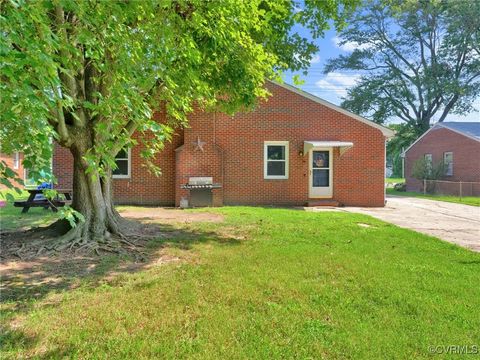 A home in Colonial Heights