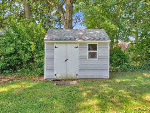 A home in Colonial Heights