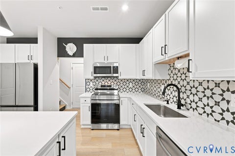 Tiny photo for 2445 Ownby Lane #B15, Richmond, VA 23220 (MLS # 2621430)