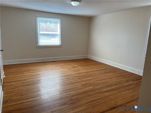 Tiny photo for 400 5th Street St, Blackstone, VA 23824 (MLS # 2610010)