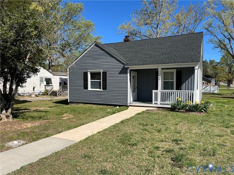 Photo of 400 5th Street St, Blackstone, VA 23824 (MLS # 2610010)