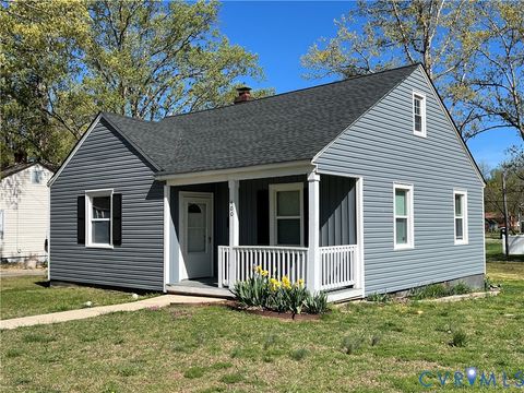 Tiny photo for 400 5th Street St, Blackstone, VA 23824 (MLS # 2610010)
