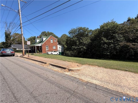 Tiny photo for 727 Fayette Street, Martinsville, VA 24112 (MLS # 2626827)