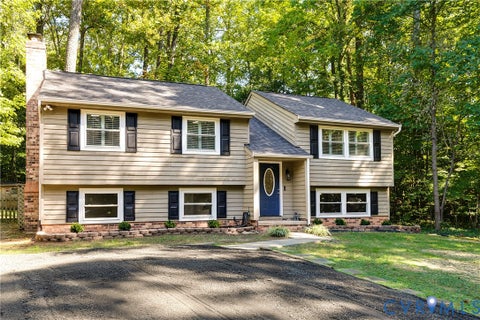 Photo of 13303 Thornridge Lane, Midlothian, VA 23112 (MLS # 2627373)