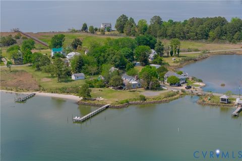 Photo of 62 Riverside Drive, Lancaster, VA 22503 (MLS # 2611268)
