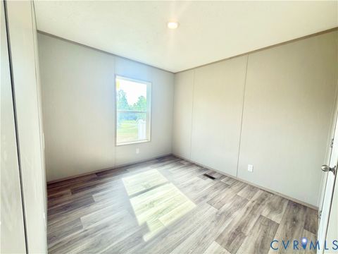 Tiny photo for 12533 Thomas Jefferson Highway, Pamplin, VA 23958 (MLS # 2619641)