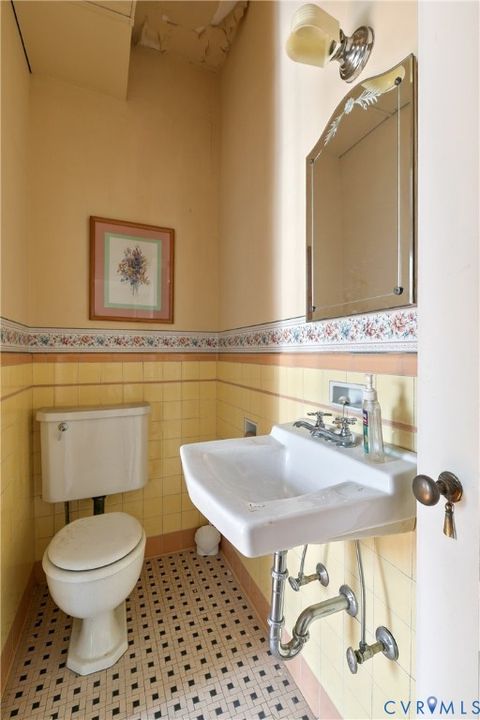 Tiny photo for 2500 E Marshall Street, Richmond, VA 23223 (MLS # 2529234)