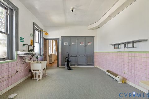 Tiny photo for 2500 E Marshall Street, Richmond, VA 23223 (MLS # 2529234)