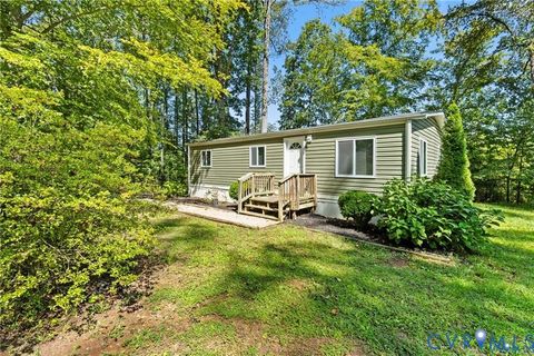 Photo of 6390 Old Buckingham Road, Powhatan, VA 23139 (MLS # 2529338)