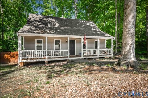 Photo of 7113 Deer Run Lane, Chesterfield, VA 23112 (MLS # 2612860)