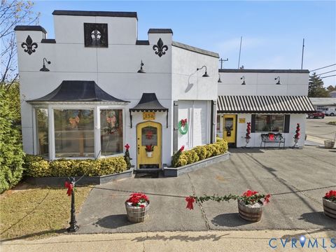 Tiny photo for 156 Main Street, Warsaw, VA 22572 (MLS # 2532316)