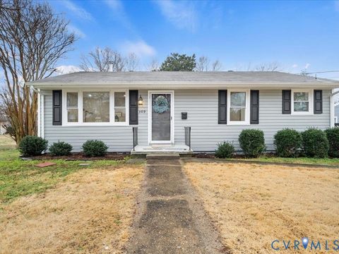 Photo of 309 W Ellerslie Avenue, Colonial Heights, VA 23834 (MLS # 2604352)