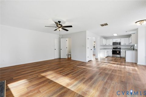 Tiny photo for 725 Cobbs Point Way, Cobbs Creek, VA 23836 (MLS # 2533025)