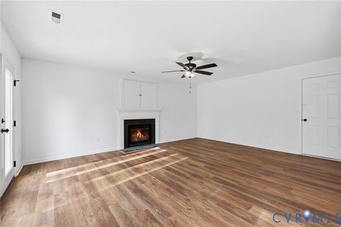 Tiny photo for 725 Cobbs Point Way, Cobbs Creek, VA 23836 (MLS # 2533025)