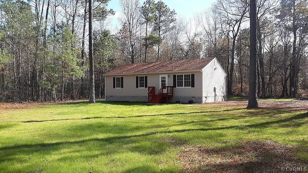 Photo for 5689 W Quaker Road, Disputanta, VA 23842 (MLS # 2231302)