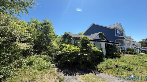 Tiny photo for 430 Harrison Street, Hampton, VA 23669 (MLS # 2612725)