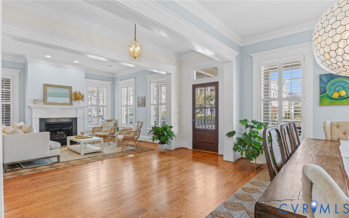 9675 28th Bay Street