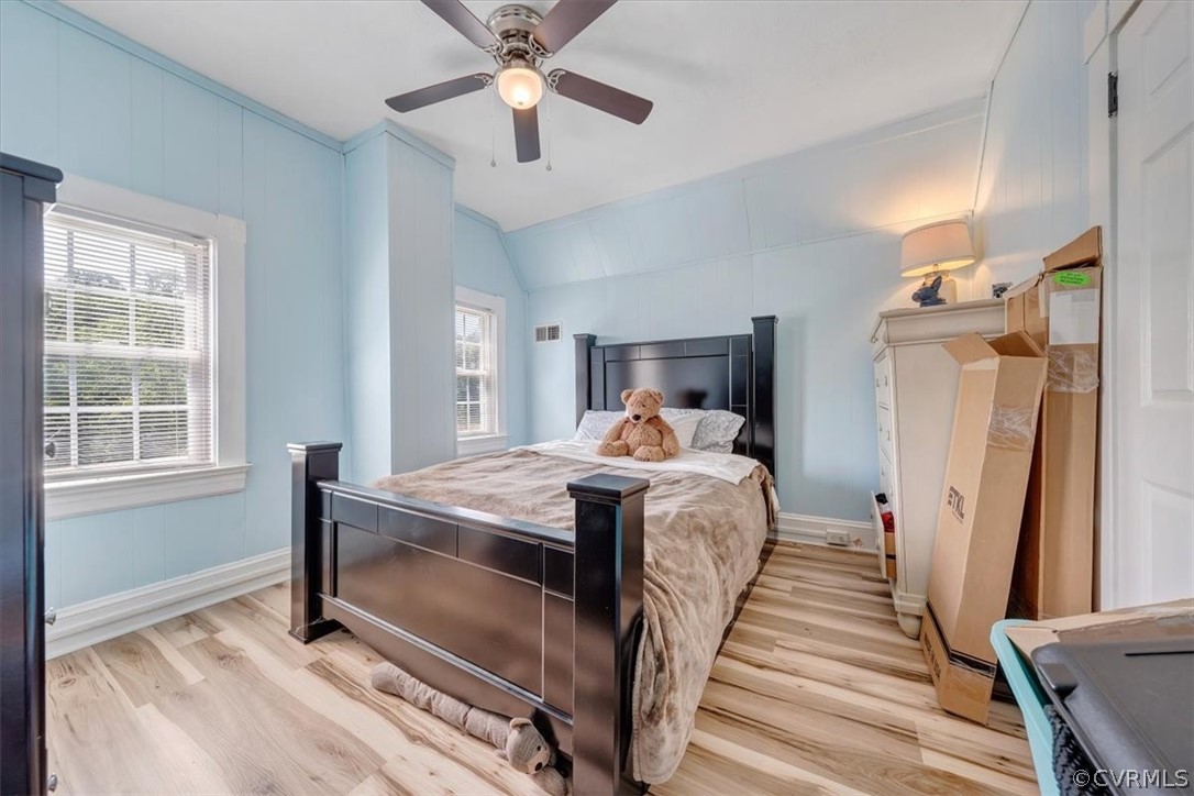 Appomattox, Virginia 24522, United States, 4 Bedrooms Bedrooms, ,4 BathroomsBathrooms,Residential,Pending,52710