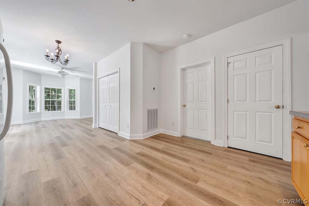 Appomattox, Virginia 24522, United States, 4 Bedrooms Bedrooms, ,4 BathroomsBathrooms,Residential,Pending,52710