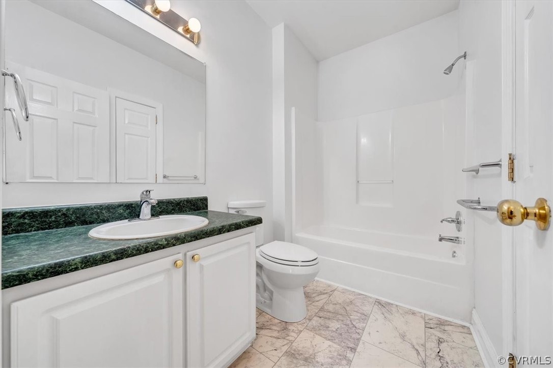 Appomattox, Virginia 24522, United States, 4 Bedrooms Bedrooms, ,4 BathroomsBathrooms,Residential,Pending,52710