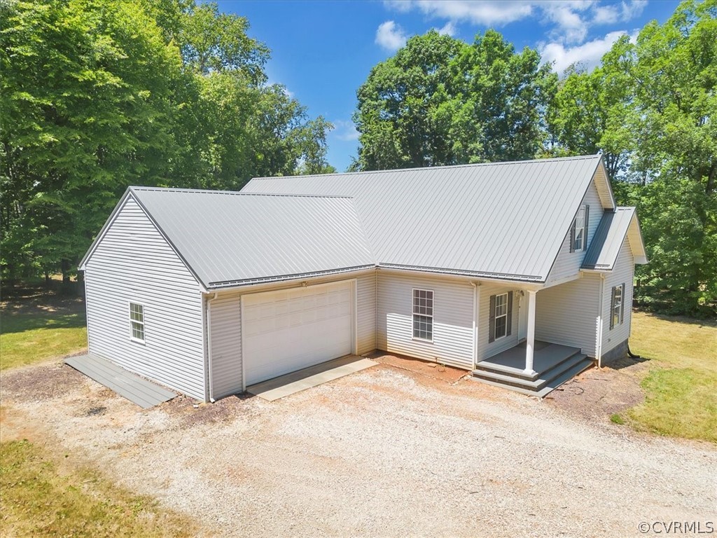 Appomattox, Virginia 24522, United States, 4 Bedrooms Bedrooms, ,4 BathroomsBathrooms,Residential,Pending,52710