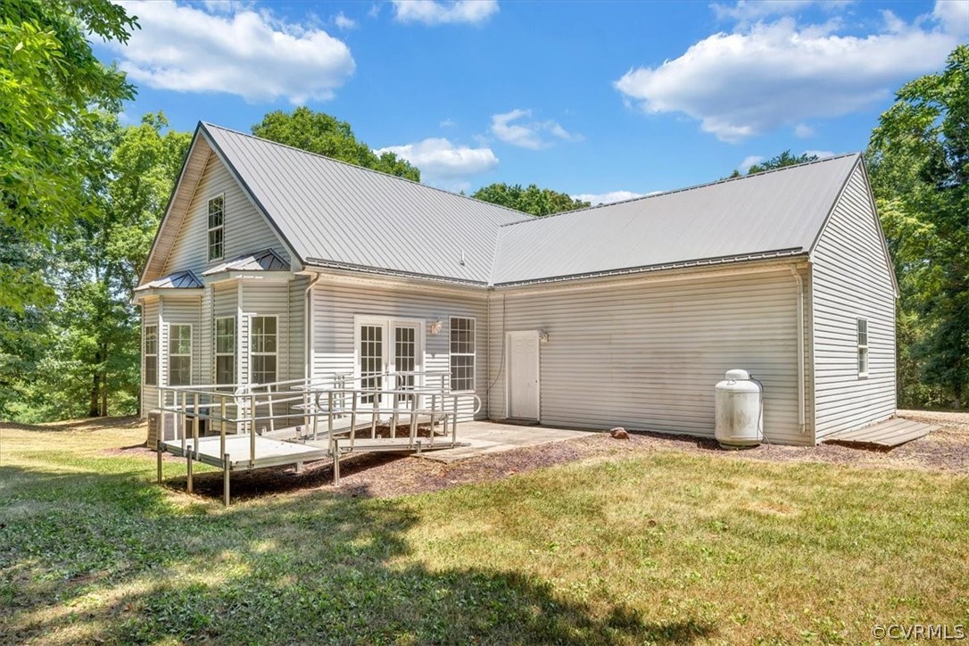 Appomattox, Virginia 24522, United States, 4 Bedrooms Bedrooms, ,4 BathroomsBathrooms,Residential,Pending,52710